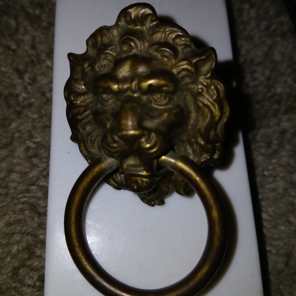 Lion Head Door Knocker in Bronze - Picture 3 of 6